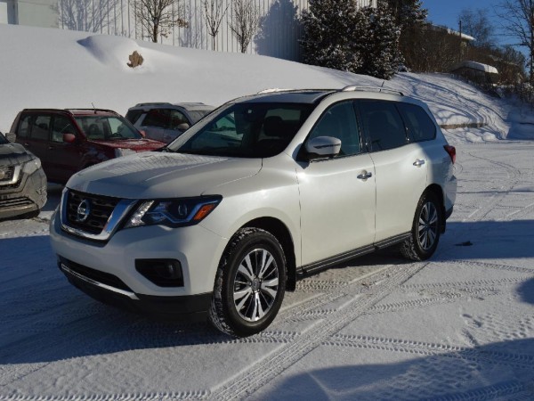 2018 Nissan Pathfinder SL Main Image