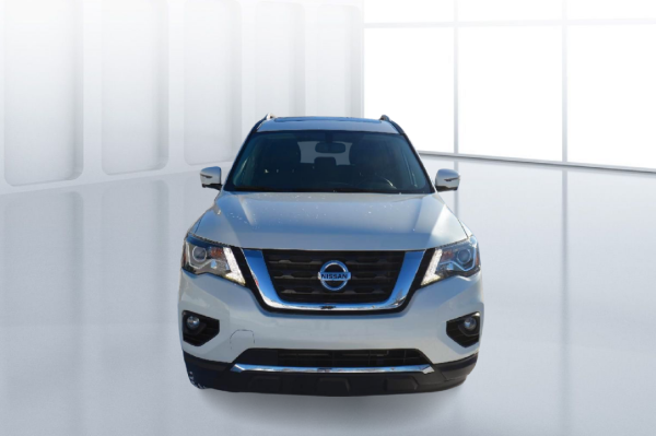 2018 Nissan Pathfinder SL Main Image