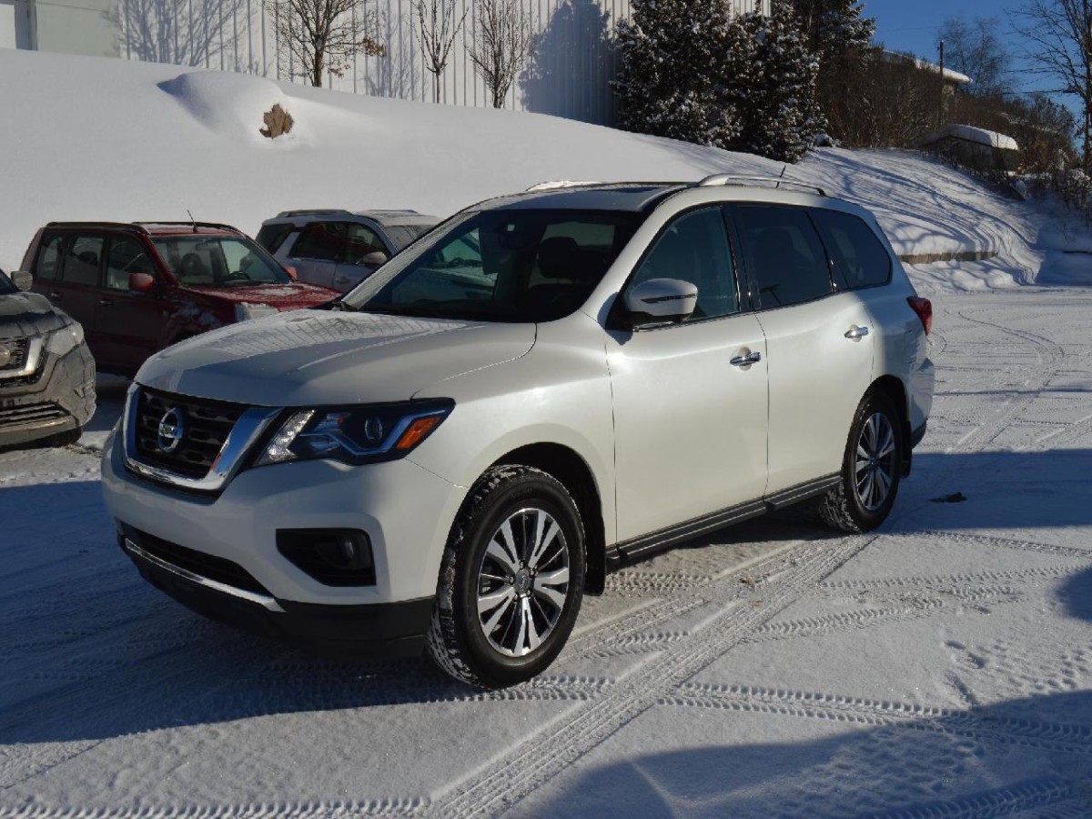 2018 Nissan Pathfinder SL Main Image