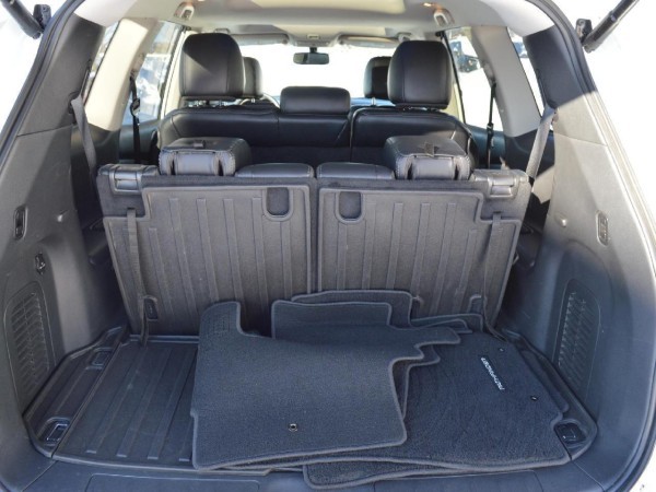 2018 Nissan Pathfinder SL Main Image