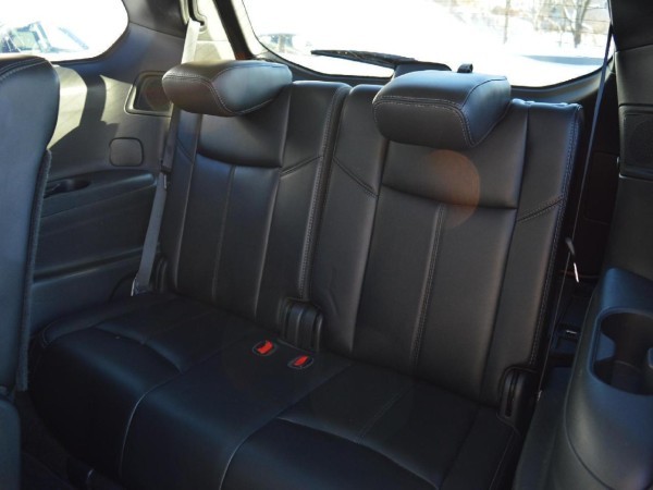 2018 Nissan Pathfinder SL Main Image