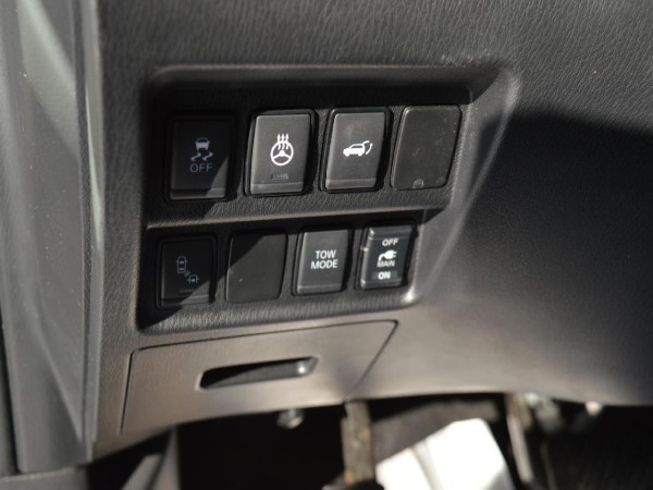 2018 Nissan Pathfinder SL Main Image