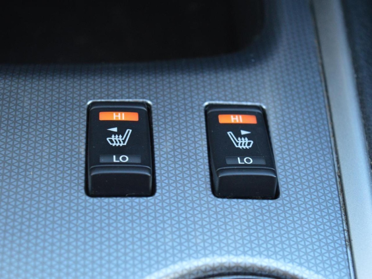 2018 Nissan Pathfinder SL Main Image