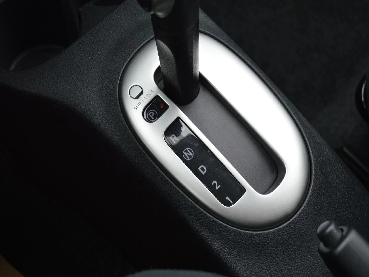 2016 Nissan Micra SV Image principale