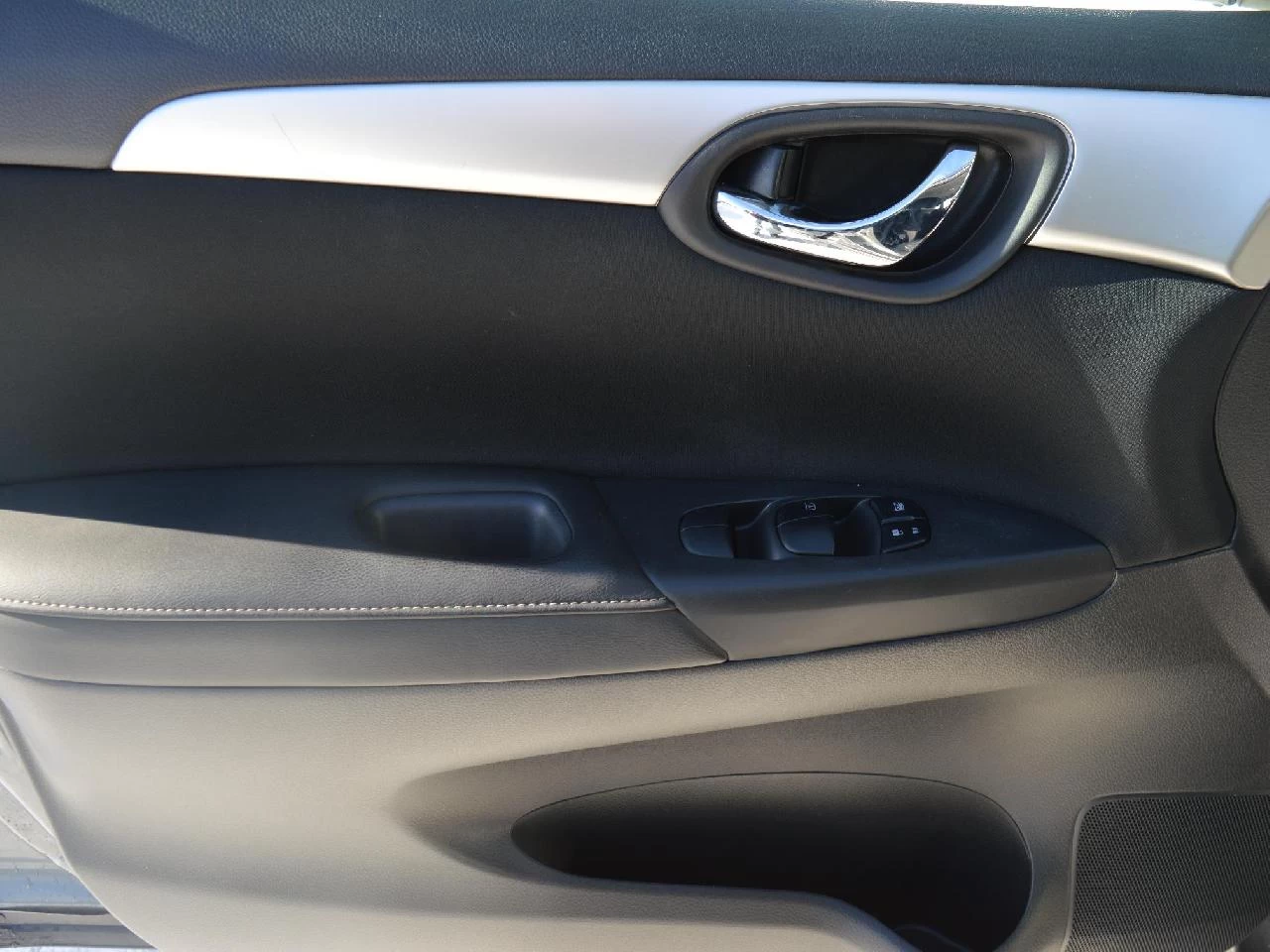 2019 Nissan Sentra S/SV Image principale