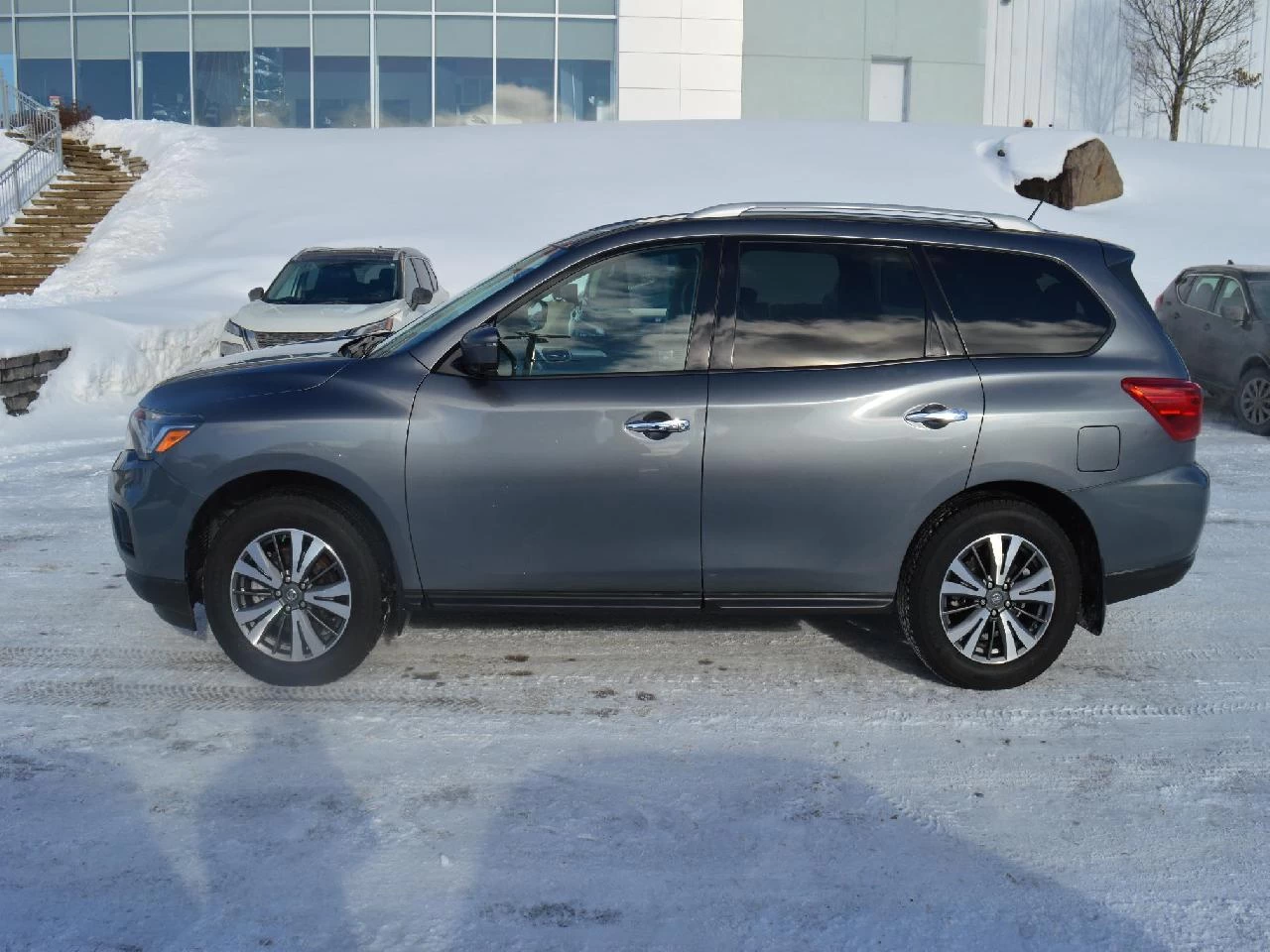 2017 Nissan Pathfinder SL Image principale