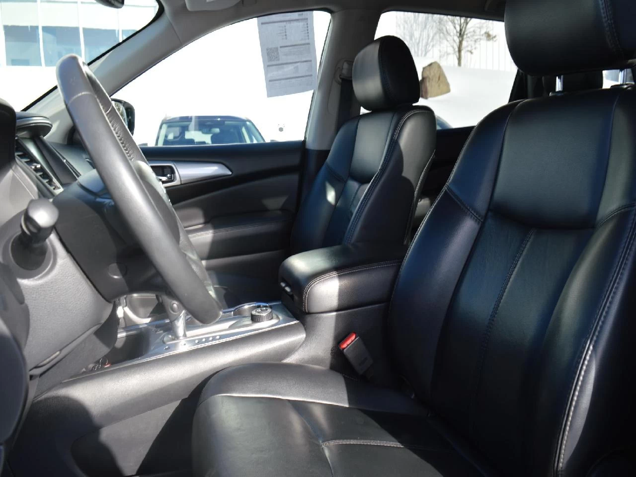 2017 Nissan Pathfinder SL Image principale