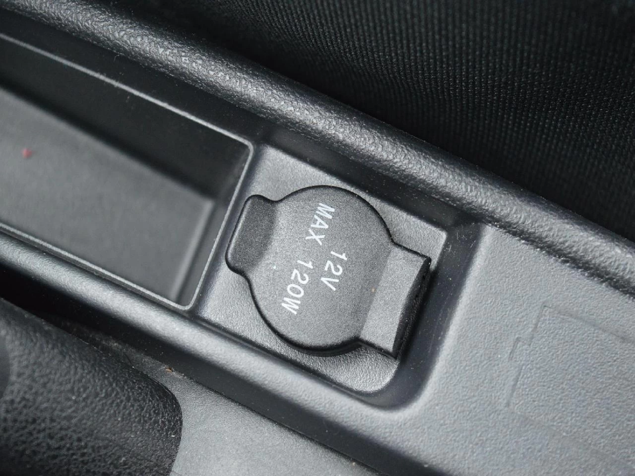 2016 Nissan Micra SV Image principale