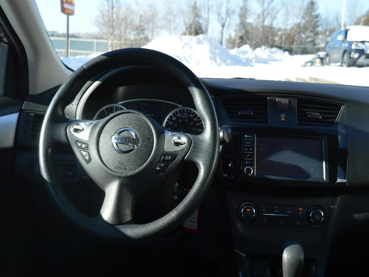 2019 Nissan Sentra S/SV Image principale