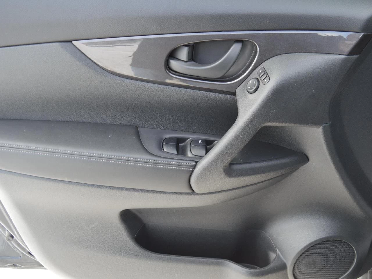 2019 Nissan Rogue S Image principale