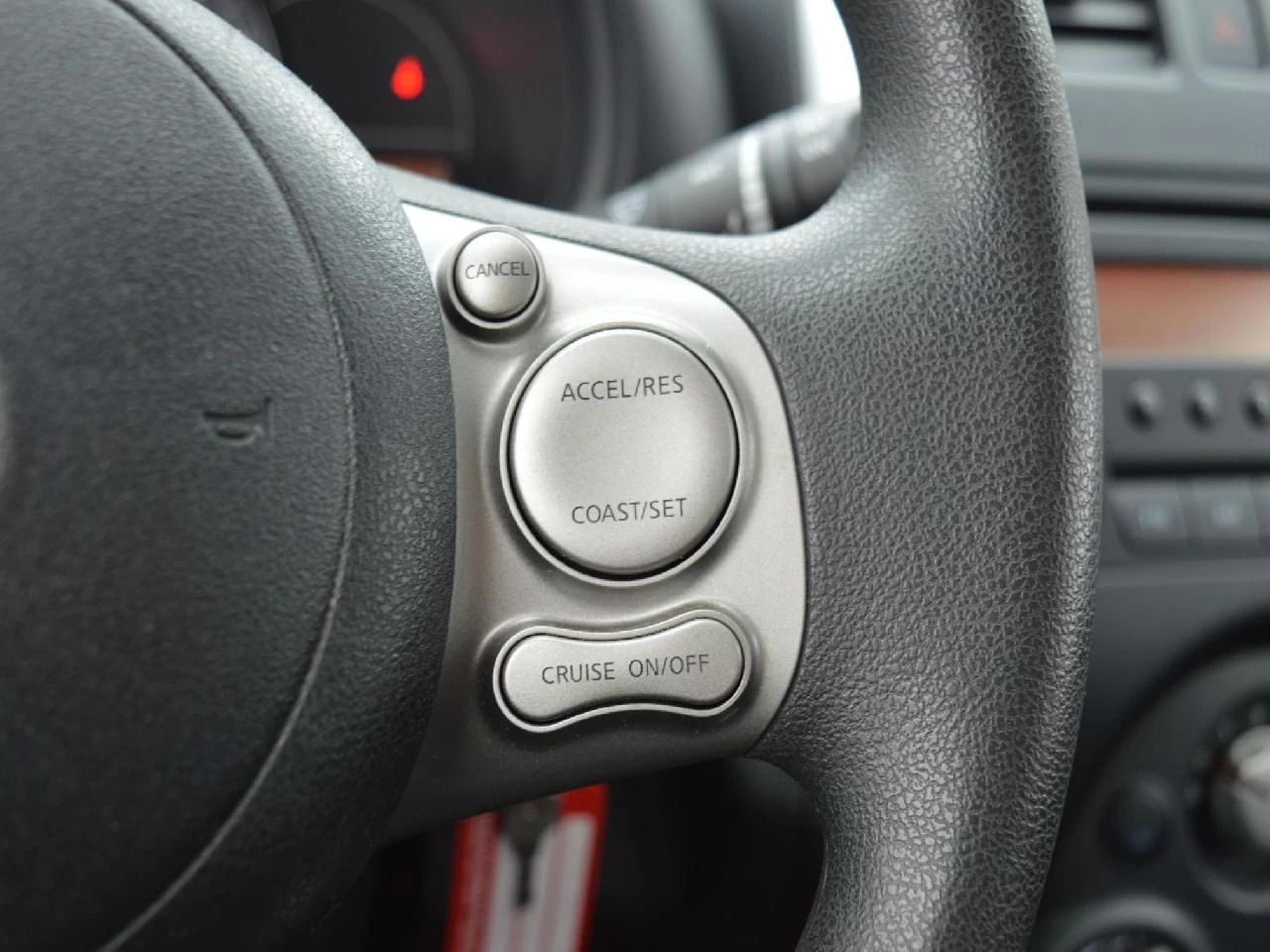 2016 Nissan Micra SV Image principale