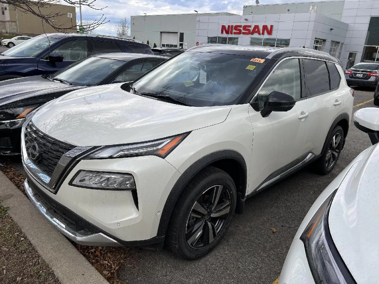 2023 Nissan Rogue PLATINE Image principale