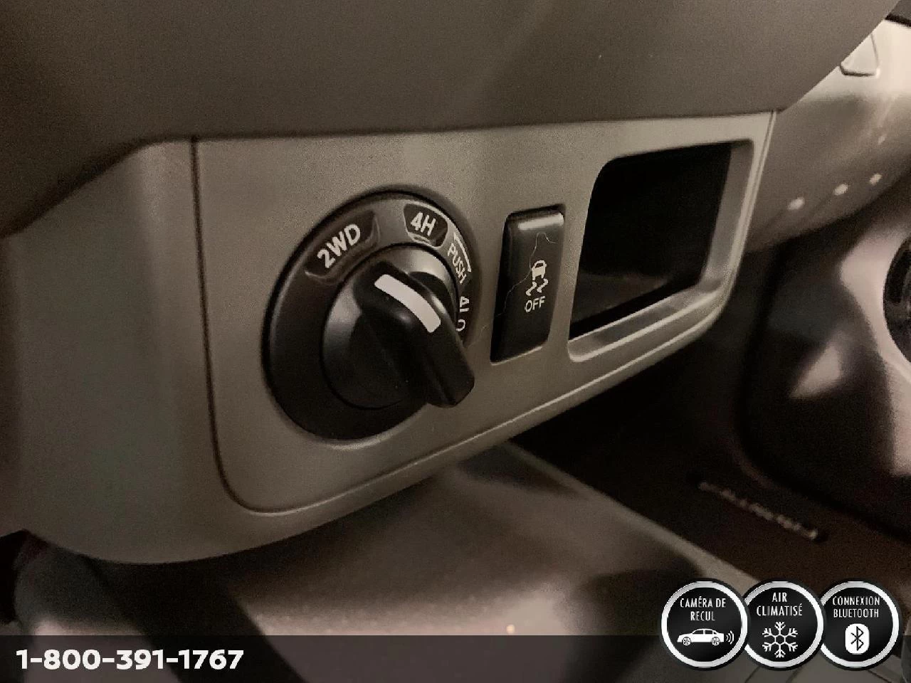 2023 Nissan Pathfinder SL Main Image