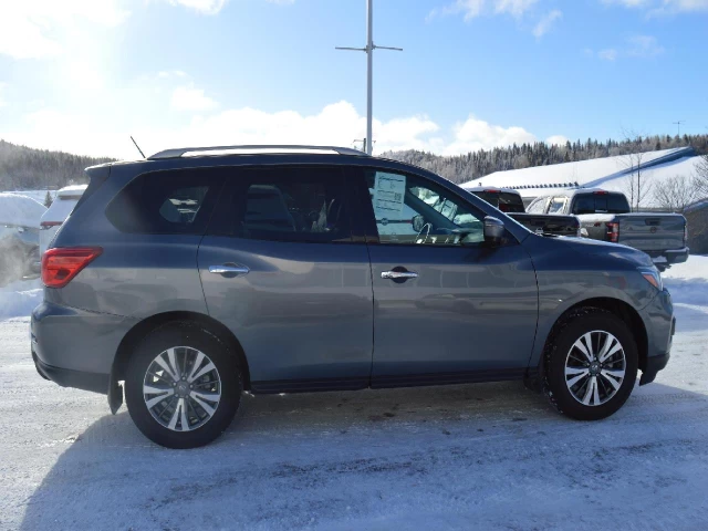 Nissan Pathfinder SL 2017