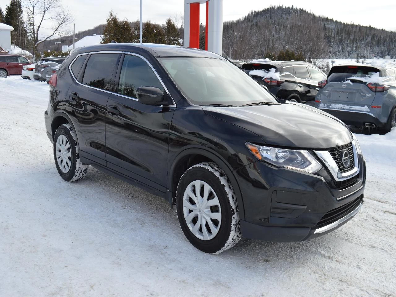 2019 Nissan Rogue S Image principale