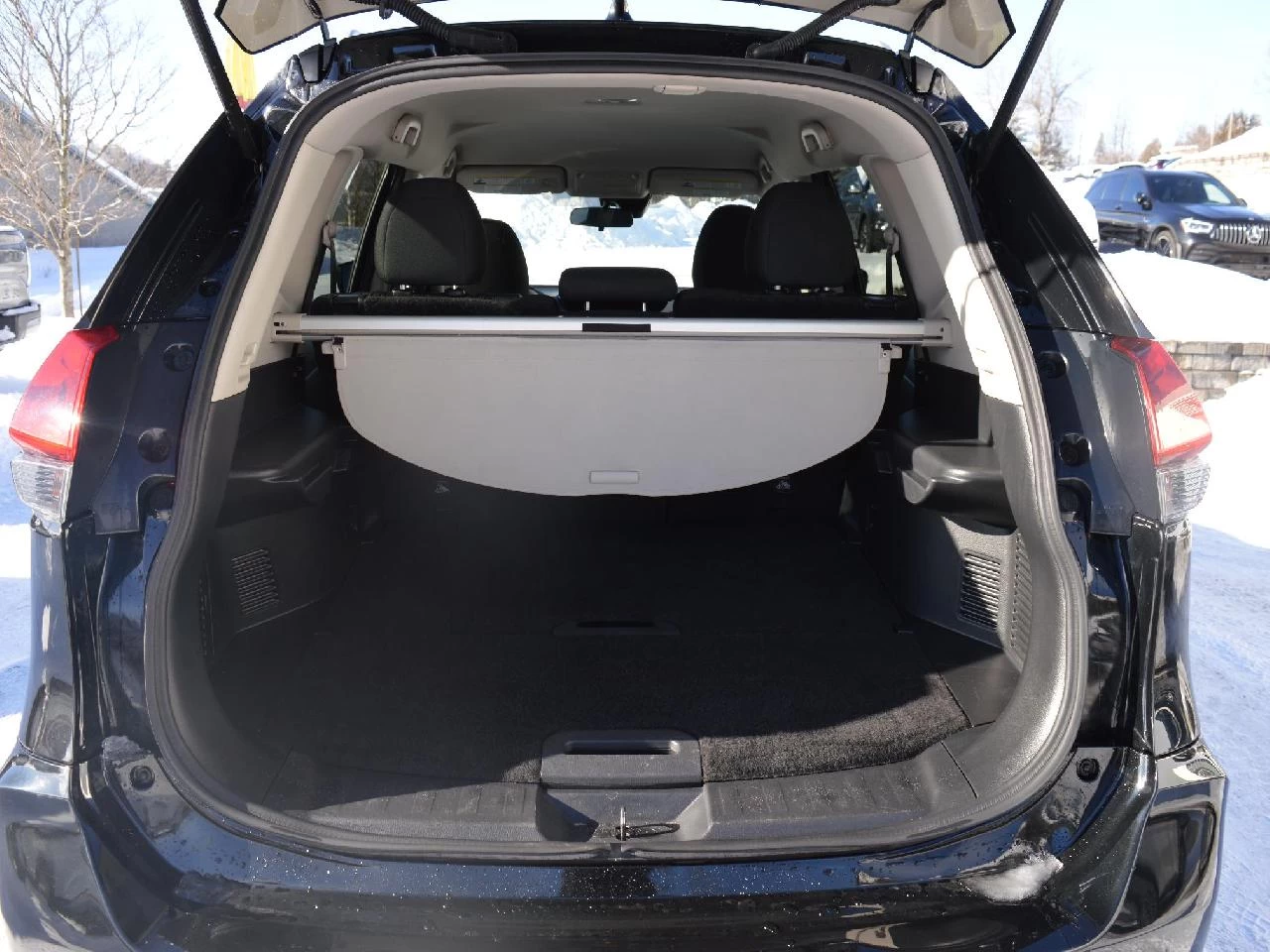 2019 NISSAN ROGUE SV Image principale