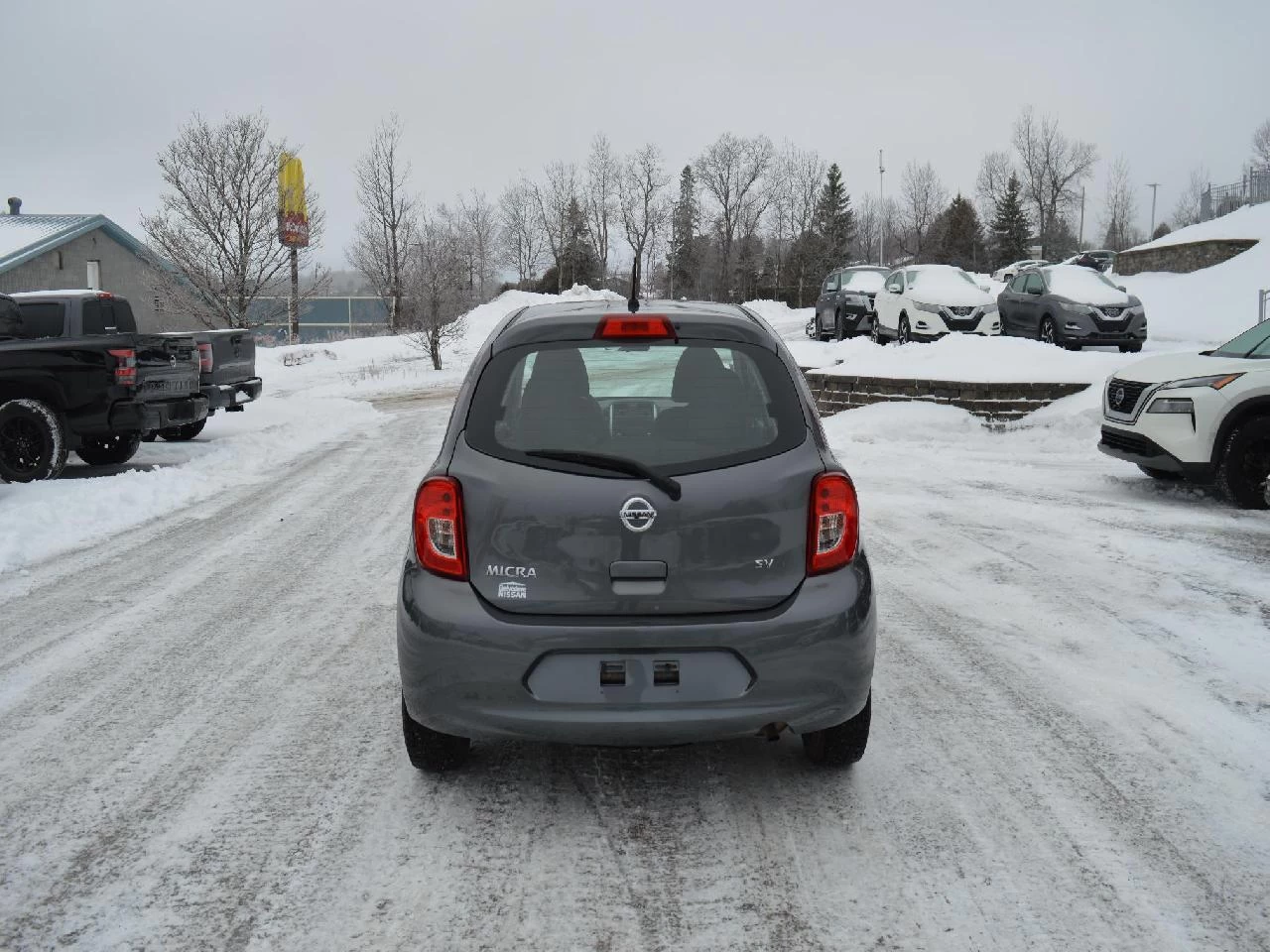 2016 Nissan Micra SV Image principale