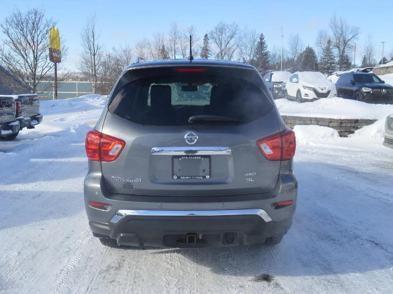 2017 Nissan Pathfinder SL Image principale