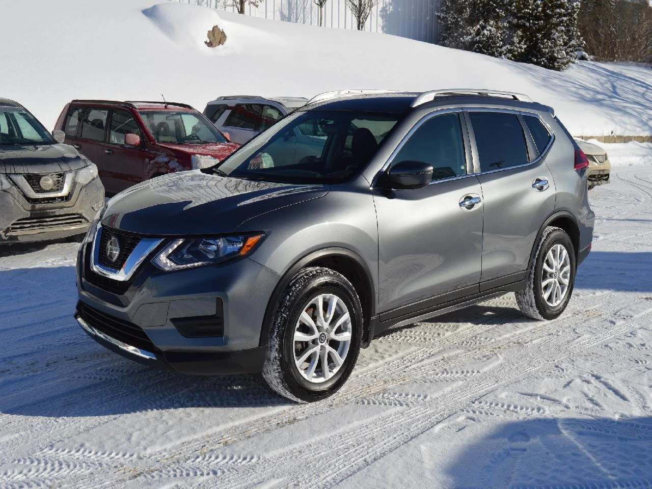 2020 Nissan Rogue S Image principale