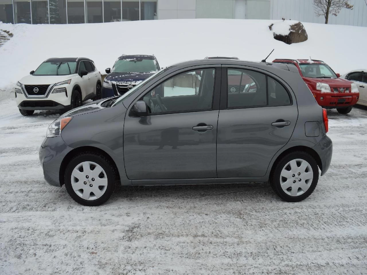 2016 Nissan Micra SV Image principale