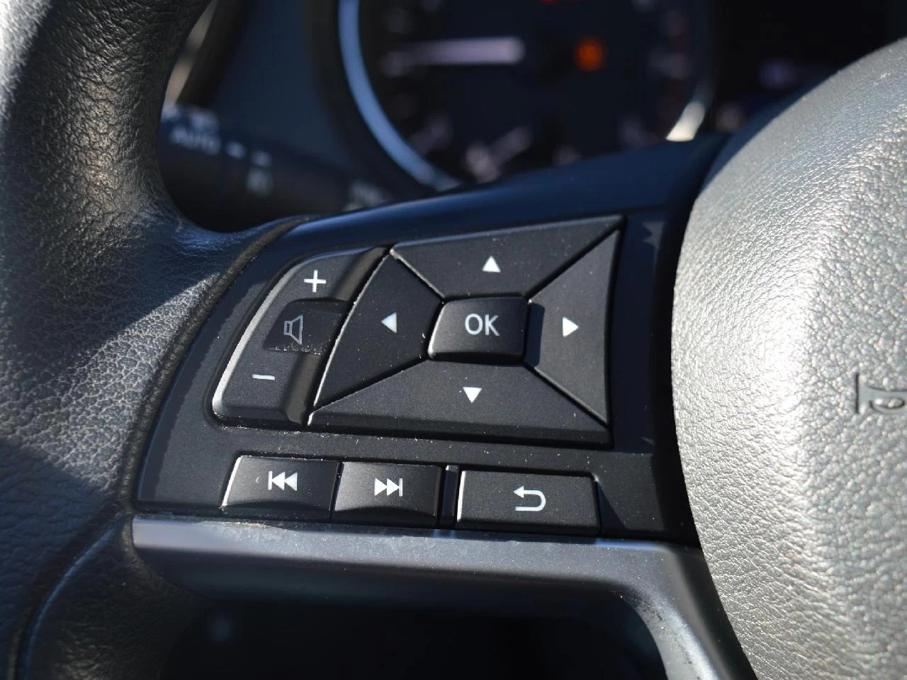 2019 NISSAN ROGUE SV Image principale