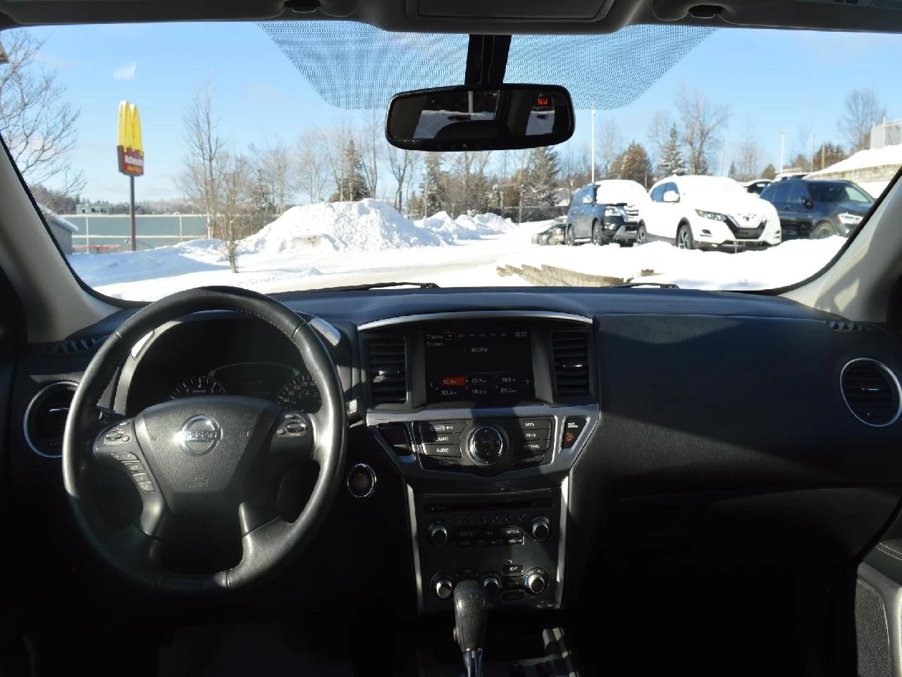 2017 Nissan Pathfinder SL Image principale