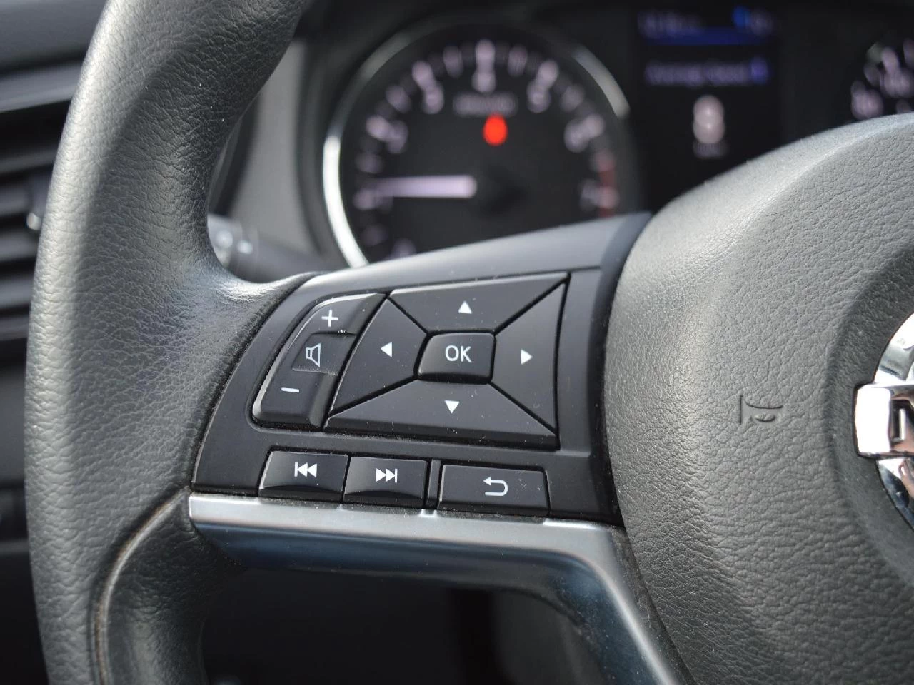 2019 Nissan Rogue S Image principale