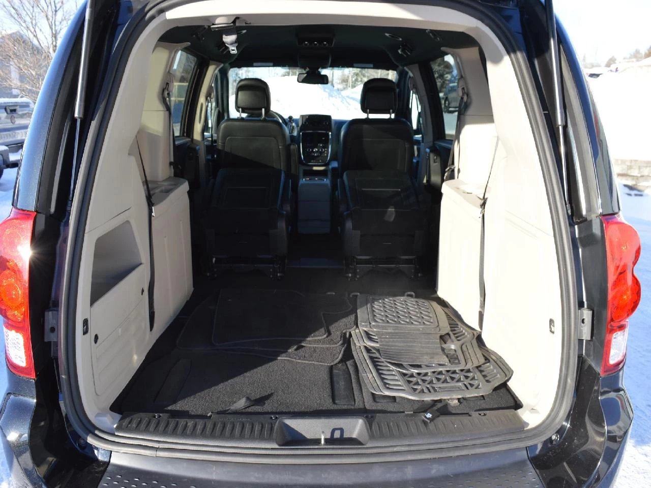 2019 Dodge Grand Caravan SXT Image principale