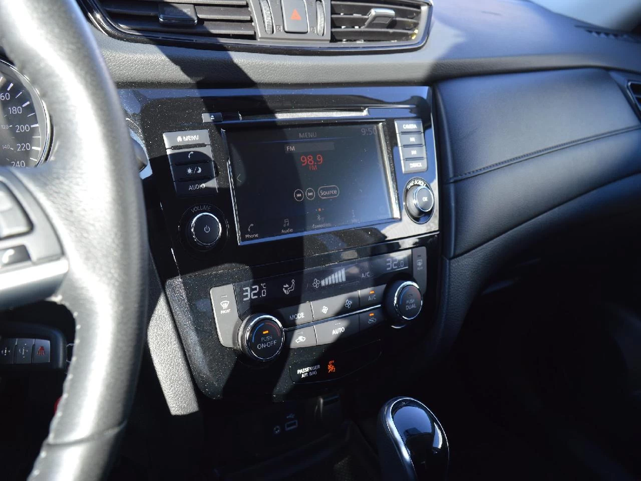 2020 Nissan Rogue S Image principale