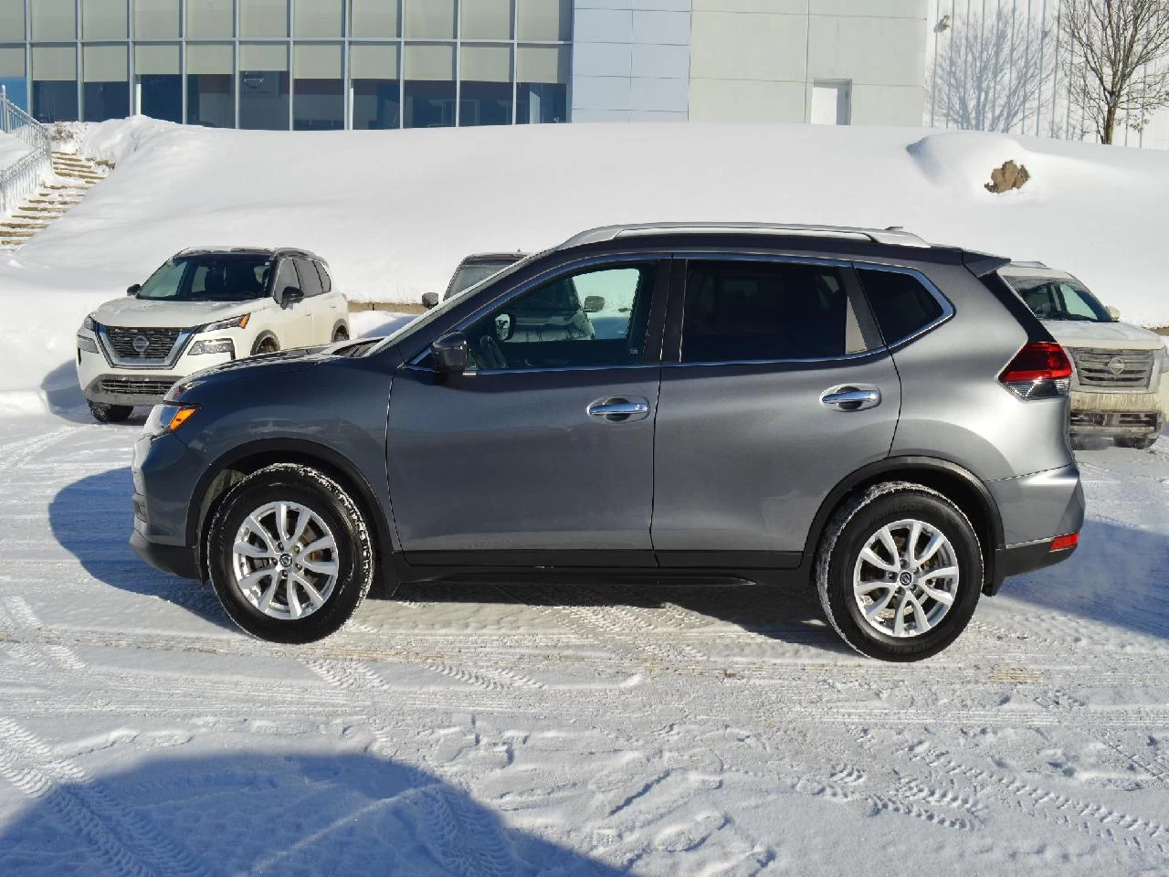 2020 Nissan Rogue S Image principale