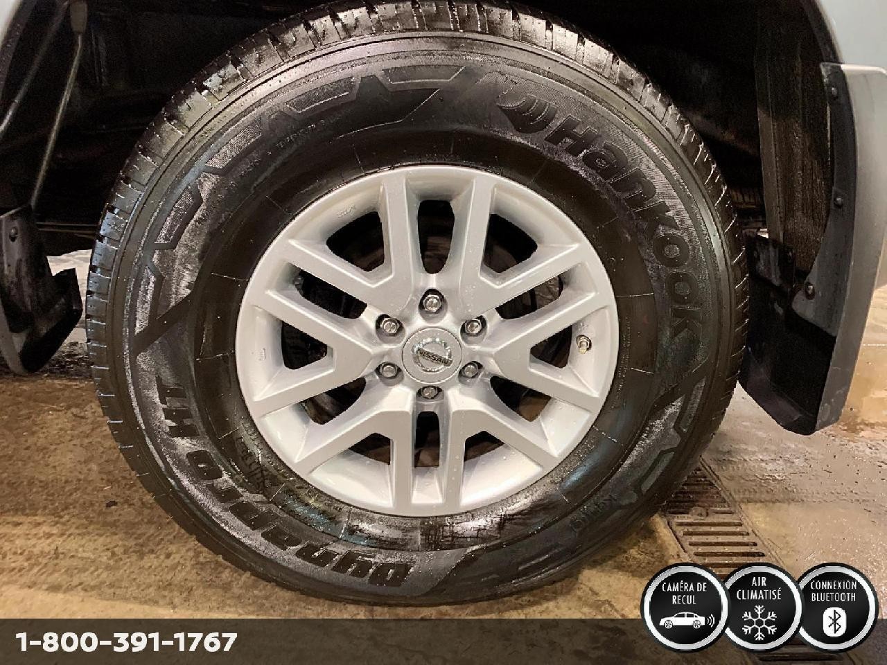 2023 Nissan Pathfinder SL Main Image