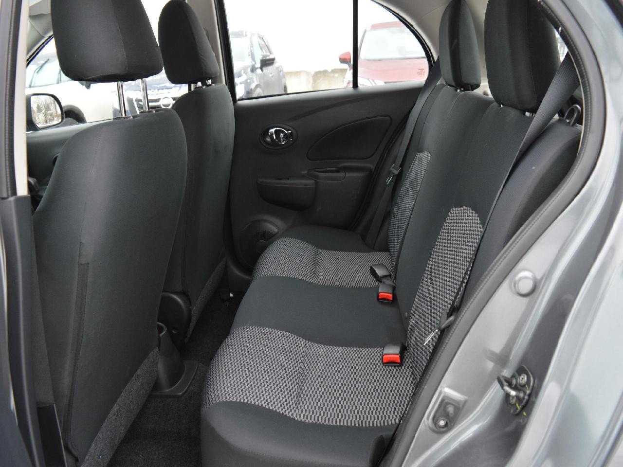 2016 Nissan Micra SV Image principale