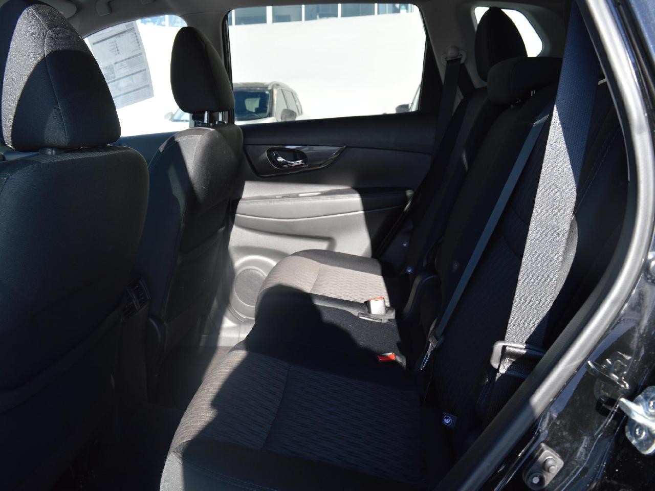 2019 NISSAN ROGUE SV Image principale