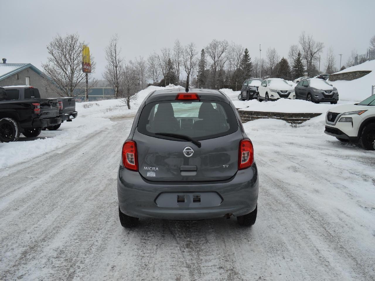 2016 Nissan Micra SV Image principale