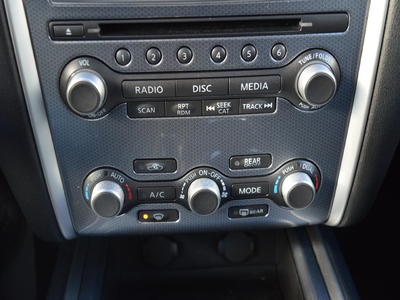 2017 Nissan Pathfinder SL Image principale