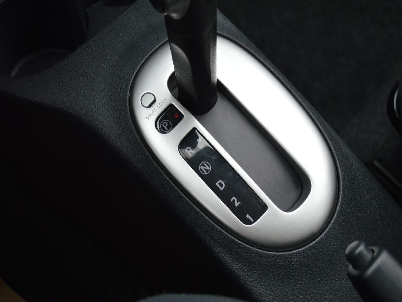 2016 Nissan Micra SV Image principale