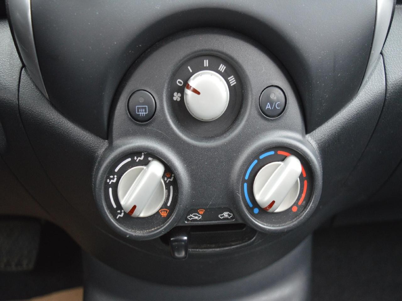 2016 Nissan Micra SV Image principale