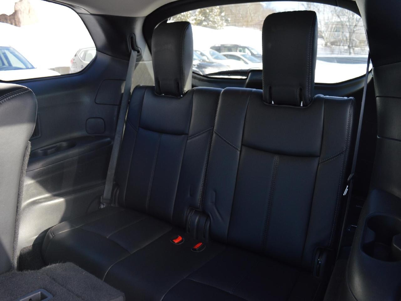 2017 Nissan Pathfinder SL Image principale