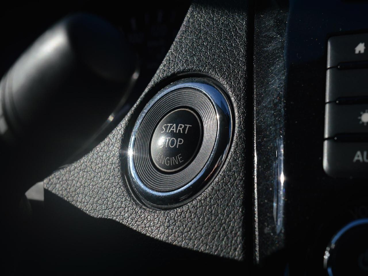 2019 NISSAN ROGUE SV Image principale