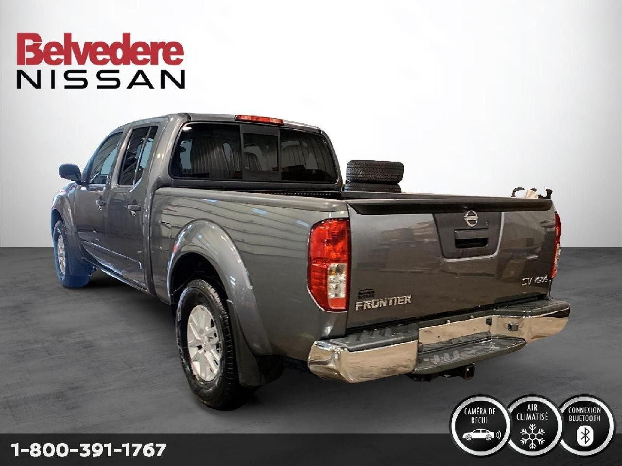 2023 Nissan Pathfinder SL Main Image