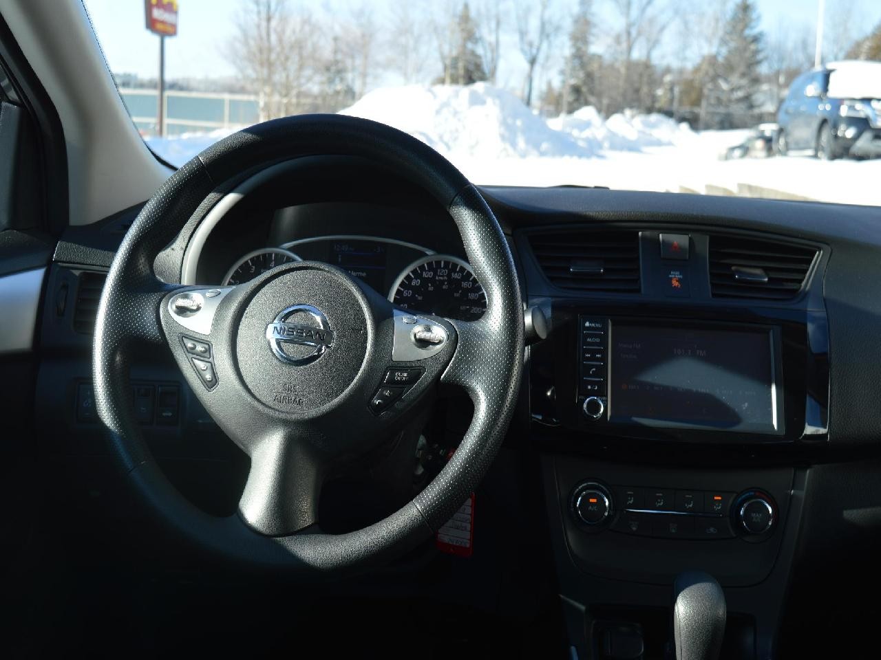 2019 Nissan Sentra S/SV Image principale