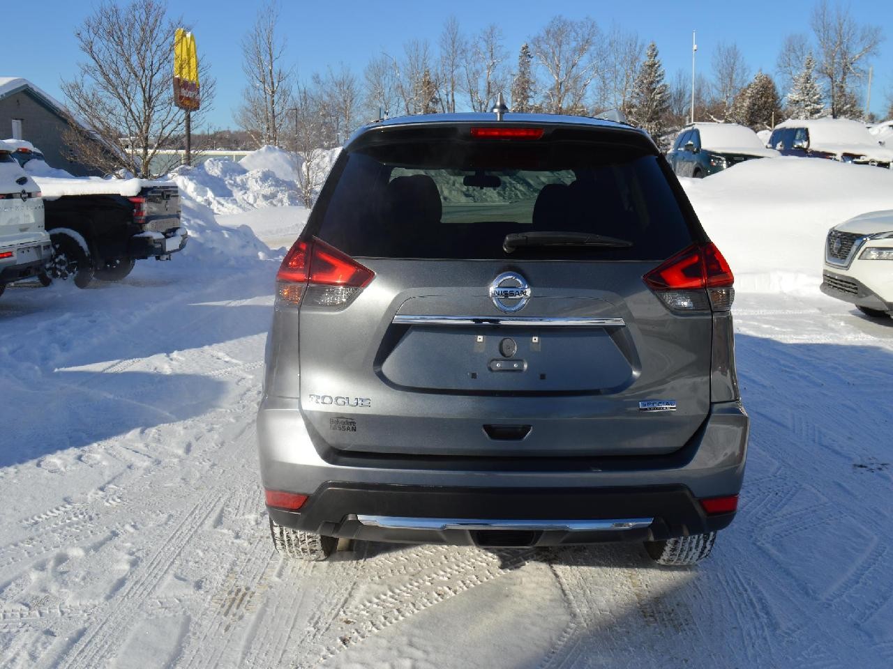 2020 Nissan Rogue S Image principale