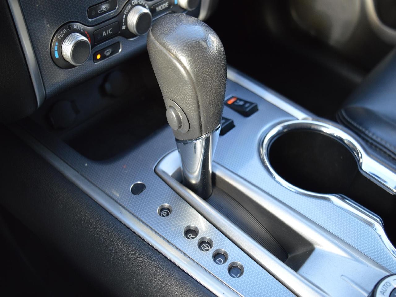 2017 Nissan Pathfinder SL Image principale