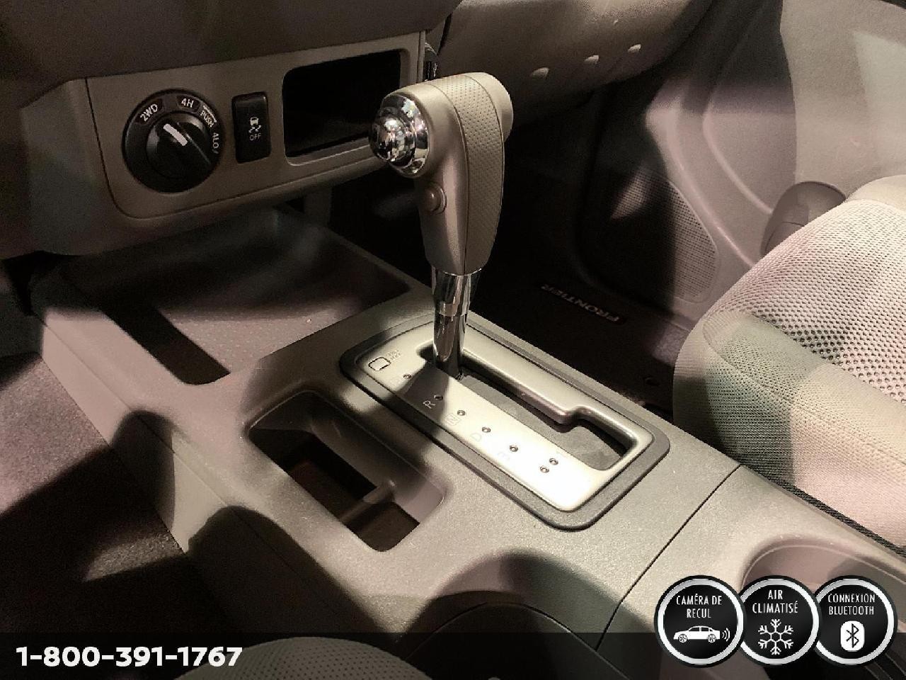 2023 Nissan Pathfinder SL Main Image