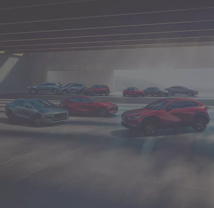 Stationnement remplis d'auto Mazda